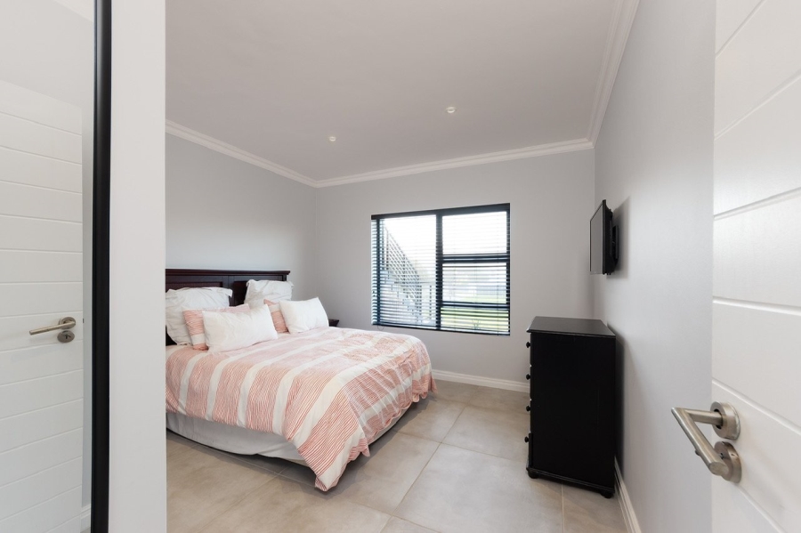 6 Bedroom Property for Sale in Myoli Beach Western Cape